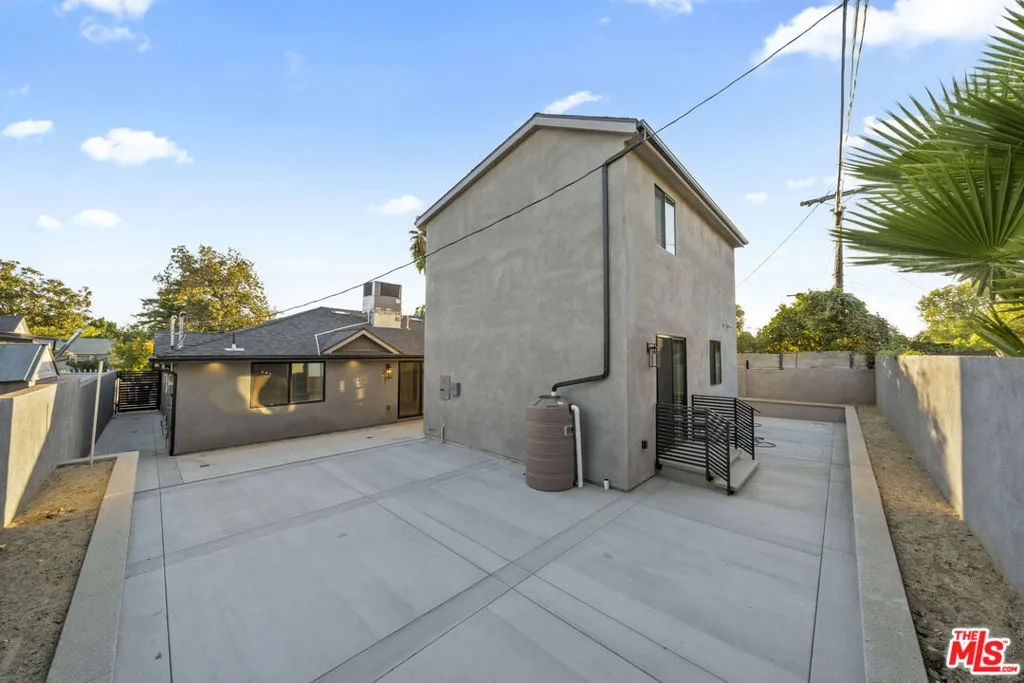 17443 Valerio Street, Van Nuys, California 91406 home-pic-14